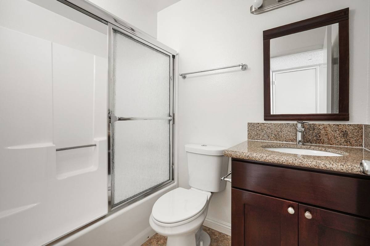 Apartment for rent at 321 N Cedar St, Glendale, CA 91206