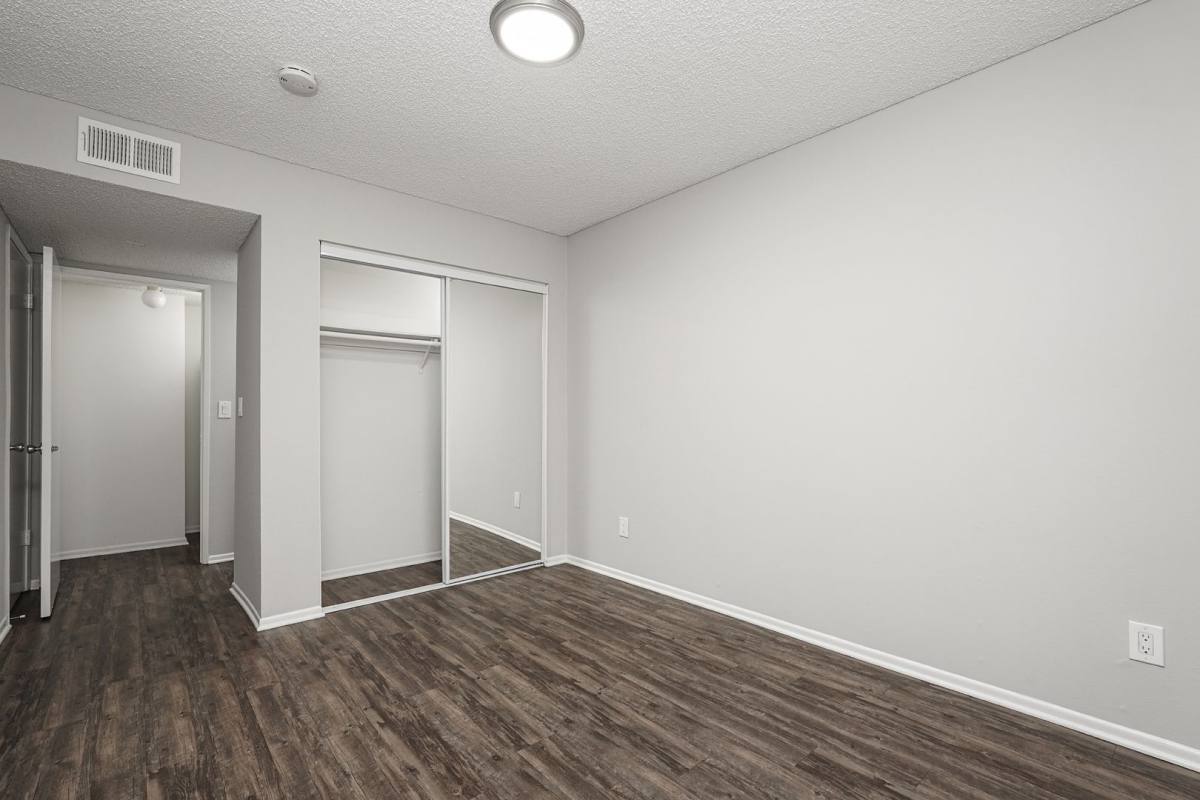 Apartment for rent at 321 N Cedar St, Glendale, CA 91206