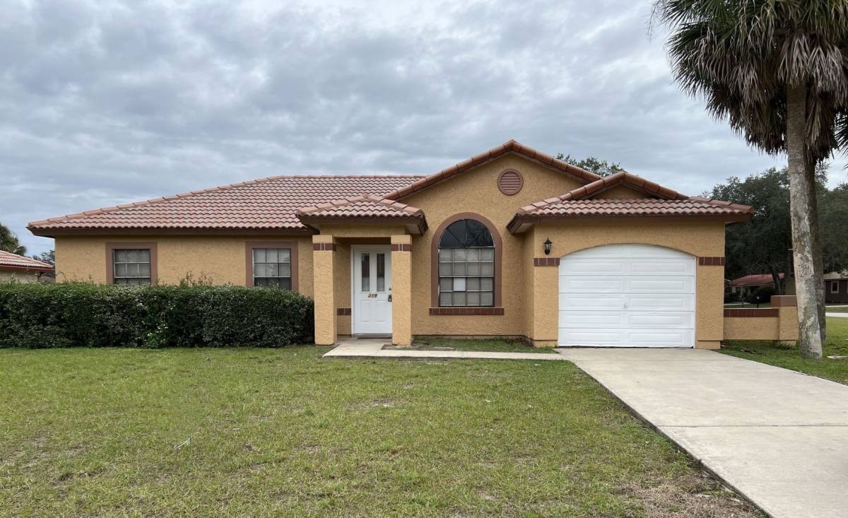 House for rent at 319 Oak Track Dr, Ocala, FL 34472