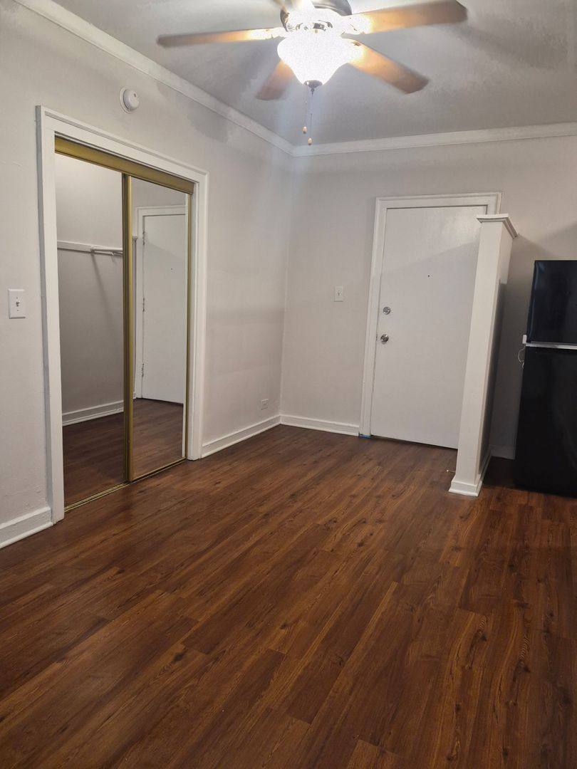 5210-14 S Woodlawn Ave, Chicago, IL 60615 - Apartment for Rent - Image 8