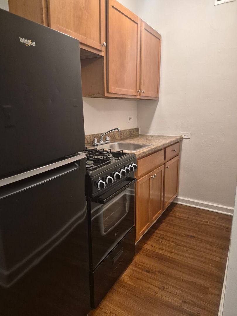 5210-14 S Woodlawn Ave, Chicago, IL 60615 - Apartment for Rent - Image 9