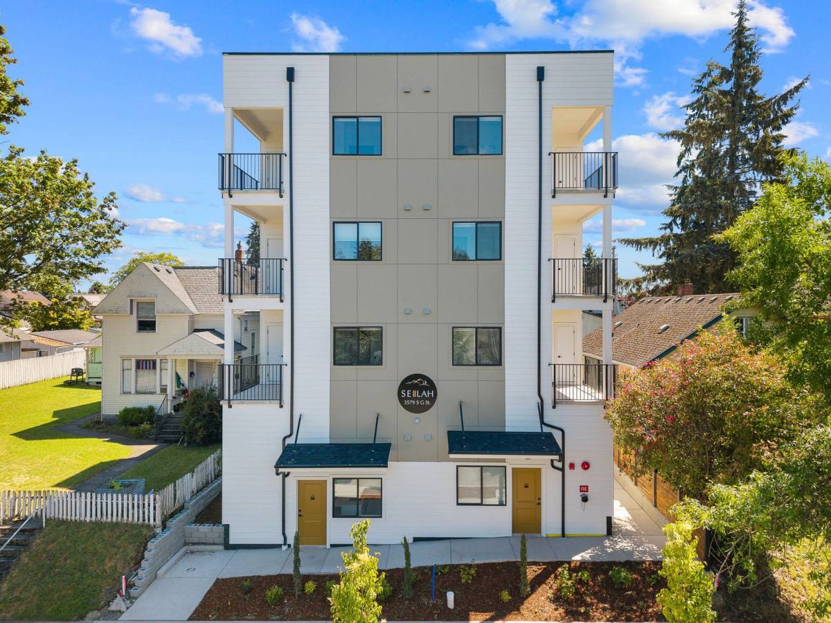 Apartment for rent at Selah, 3579 S G St, Tacoma, WA 98408