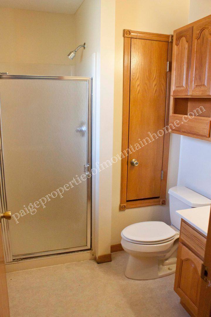 Apartment for rent at 101 W 10th St, Mountain Home, AR 72653