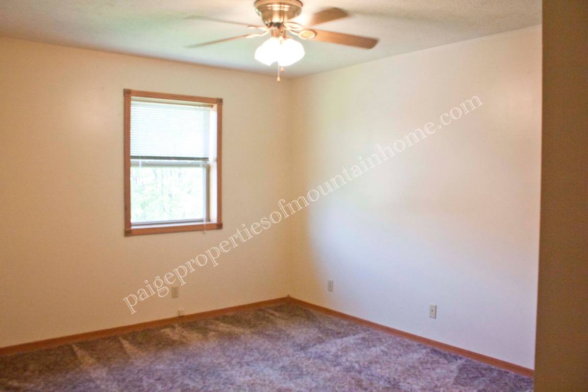 Apartment for rent at 101 W 10th St, Mountain Home, AR 72653