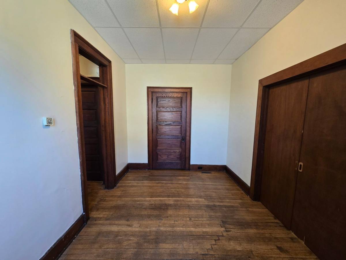 248 Jackson Ave, Charleston, IL 61920 - Apartment for Rent - Image 9