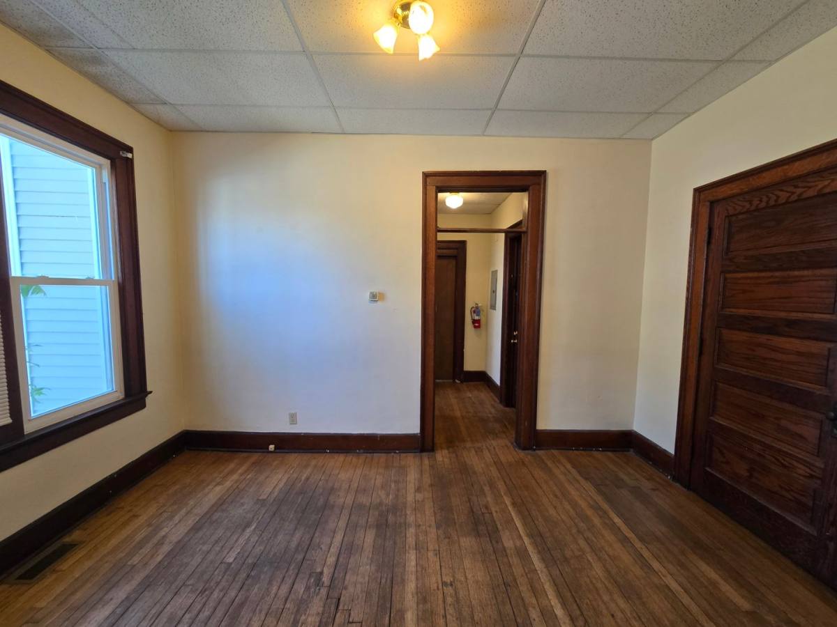 248 Jackson Ave, Charleston, IL 61920 - Apartment for Rent - Image 10
