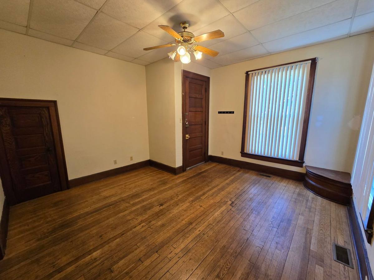 248 Jackson Ave, Charleston, IL 61920 - Apartment for Rent - Image 4