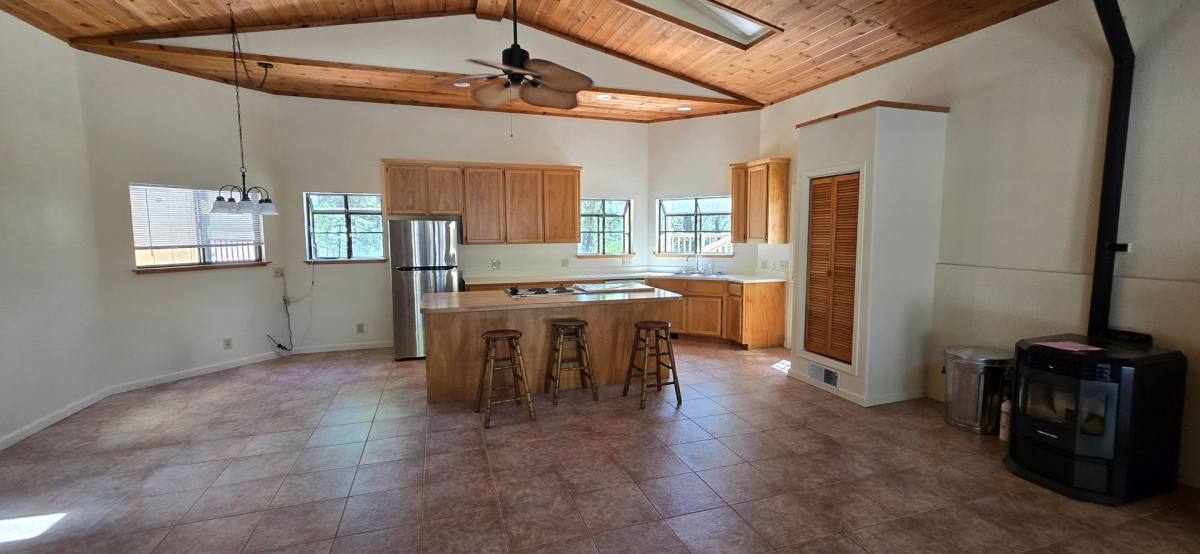 Apartment for rent at 20183 Casa Loma Dr, Grass Valley, CA 95945