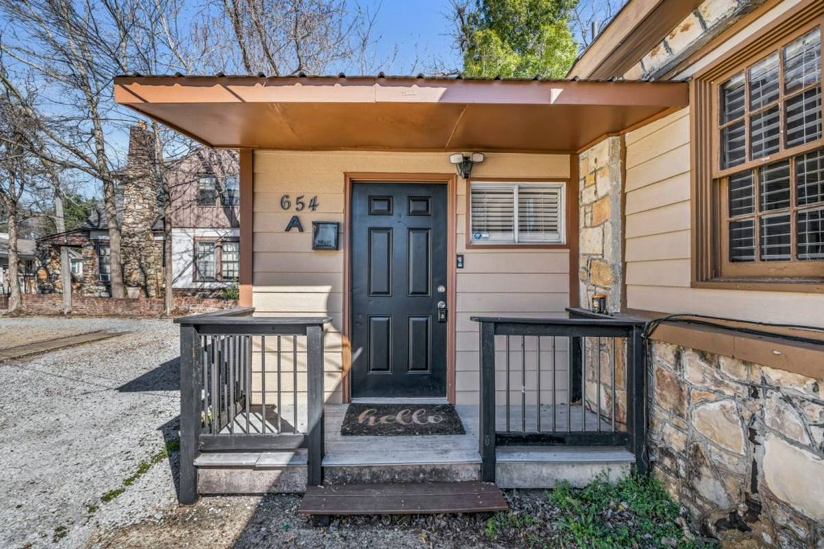 Apartment for rent at 654A W Main St, Tupelo, MS 38804