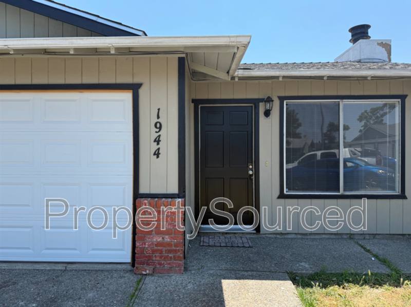 Townhouse for rent at 1944 Hickock Court, Stockton, CA 95209