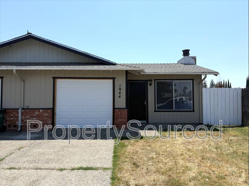 Townhouse for rent at 1944 Hickock Court, Stockton, CA 95209