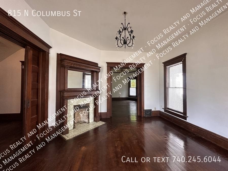 Apartment for rent at 815 N Columbus St, Lancaster, OH 43130
