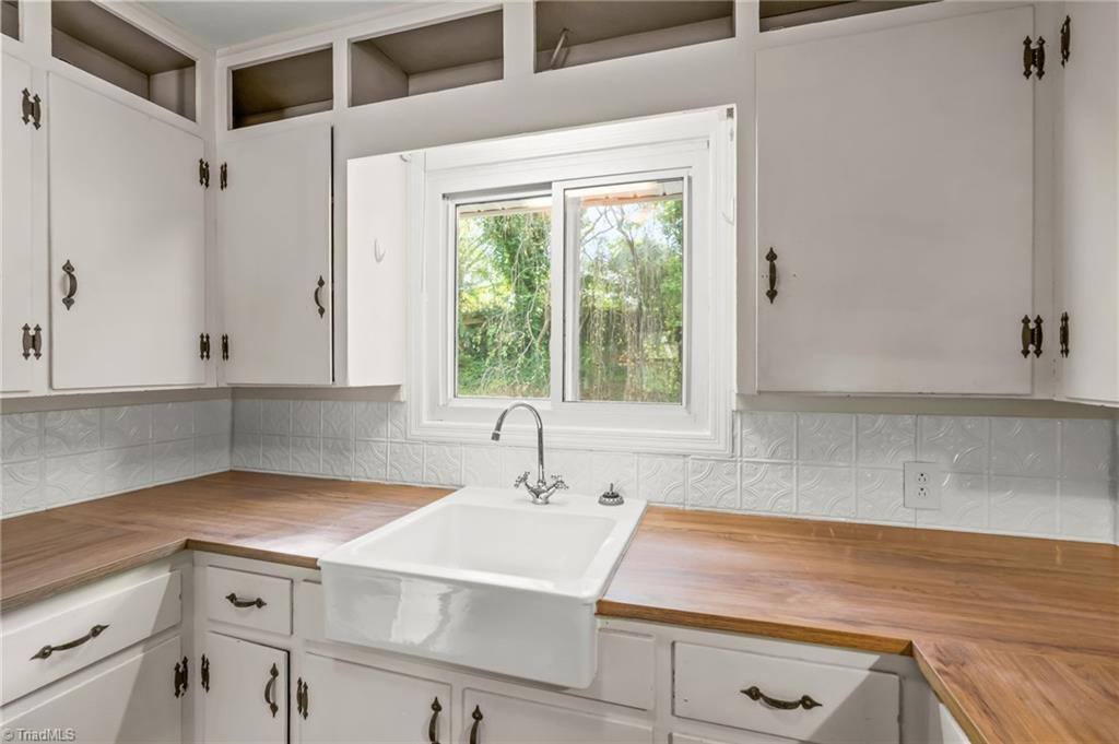 House for rent at 1200 Lamont Dr, Winston Salem, NC 27103