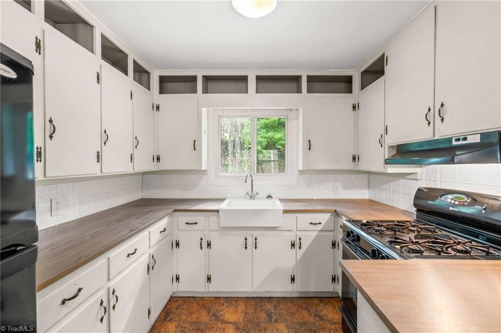 House for rent at 1200 Lamont Dr, Winston Salem, NC 27103