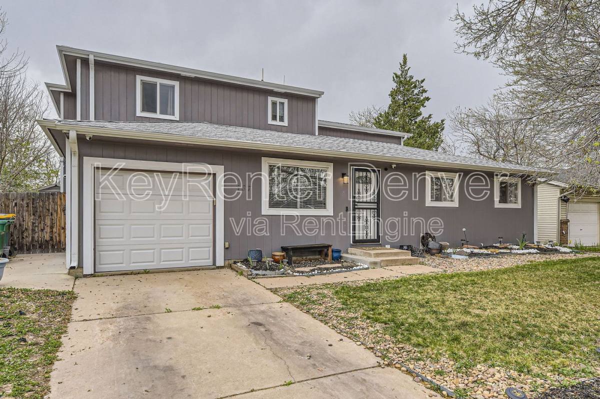 Apartment for rent at 737 S Nome St #A, Aurora, CO 80012