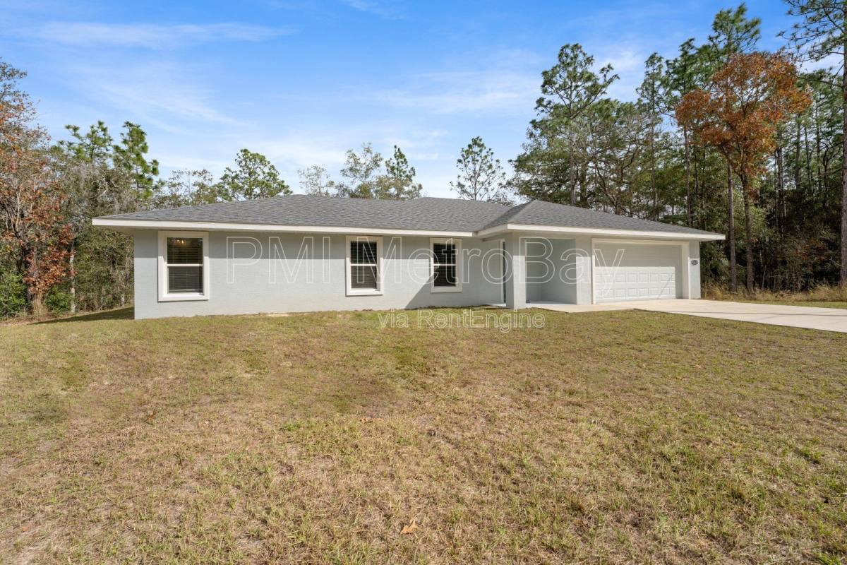 House for rent at 9461 N Sandree Dr, Dunnellon, FL 34434