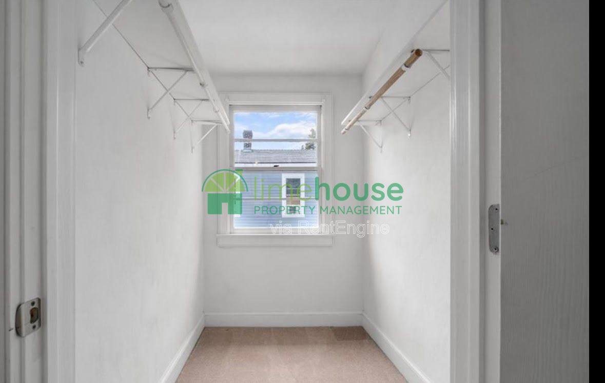 House for rent at 106 Parkview Ave, Portsmouth, VA 23704