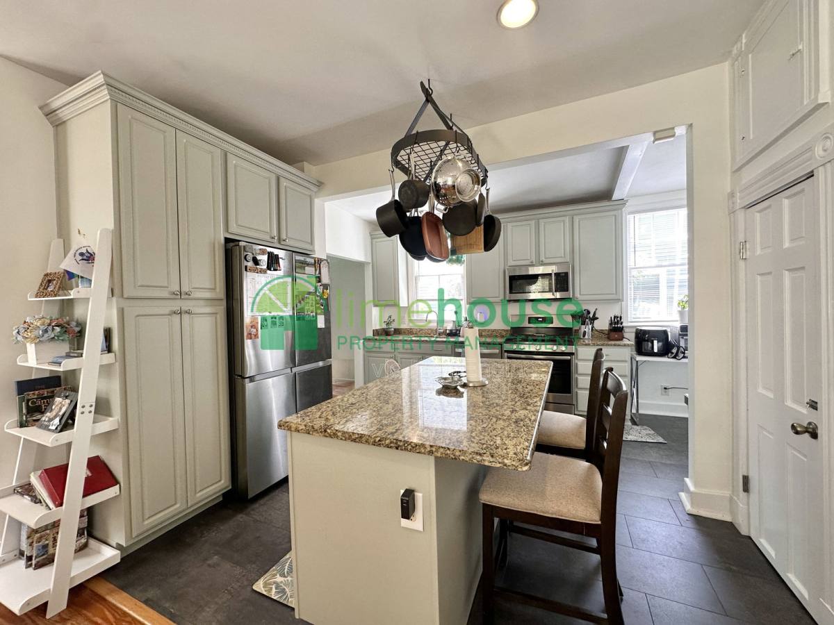 House for rent at 106 Parkview Ave, Portsmouth, VA 23704