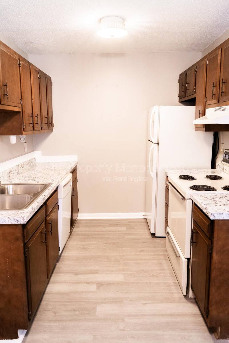 Apartment for rent at 129 Hillcrest Dr #17, Knoxville, TN 37918