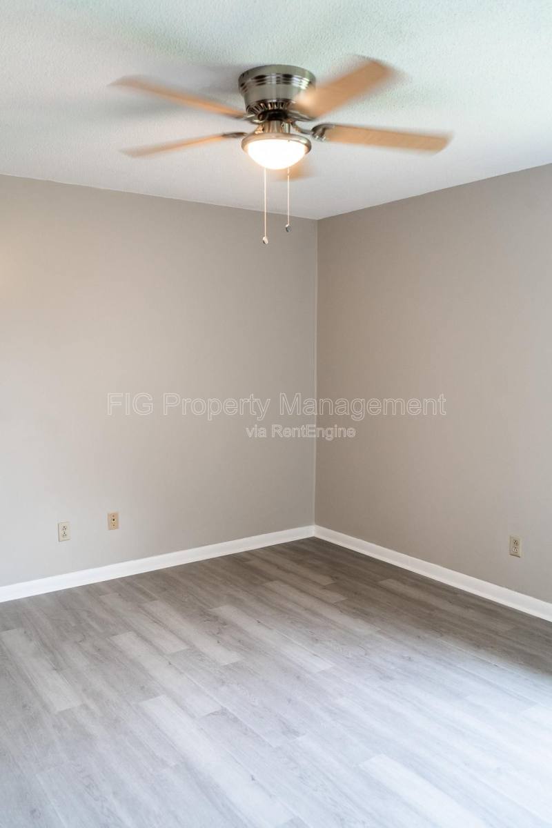 Apartment for rent at 129 Hillcrest Dr #17, Knoxville, TN 37918