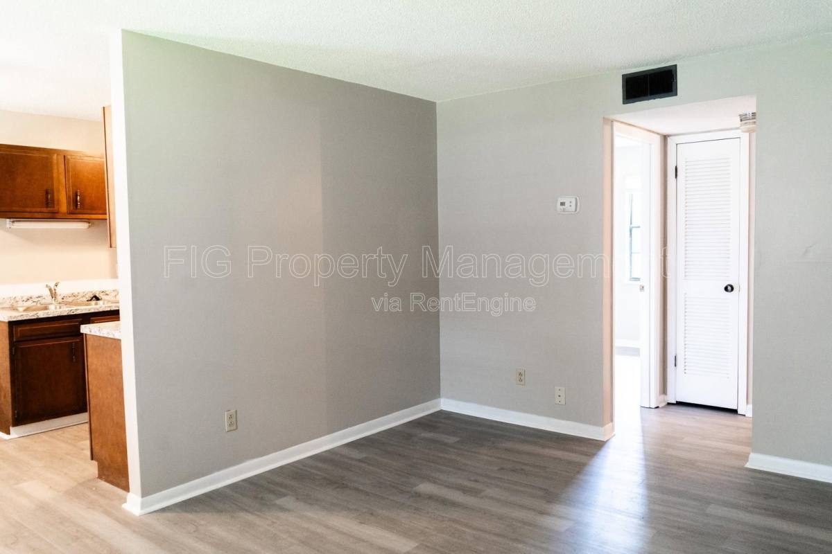 Apartment for rent at 129 Hillcrest Dr #17, Knoxville, TN 37918
