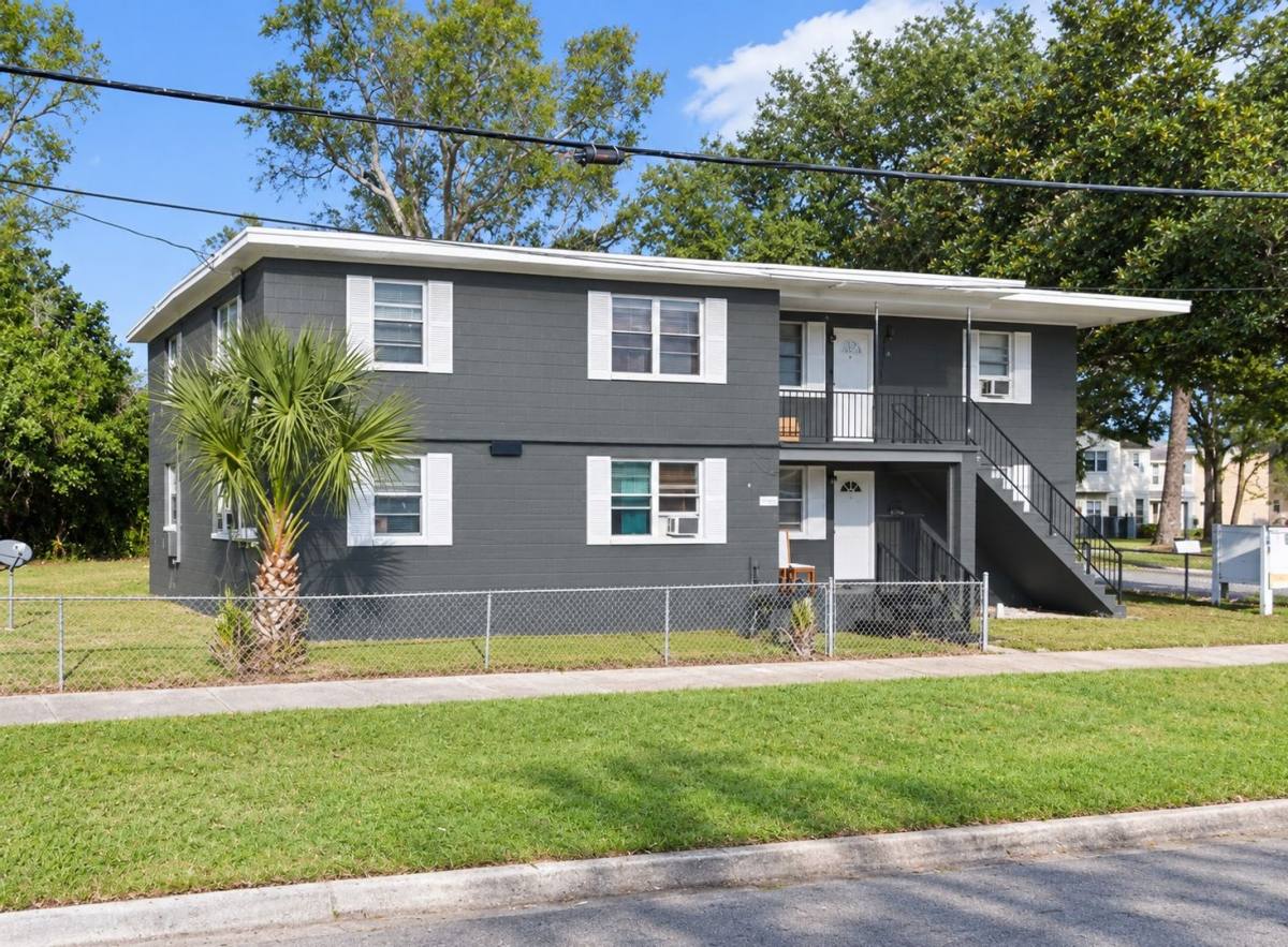 Apartment for rent at 1305 W 6th St, Jacksonville, FL 32209