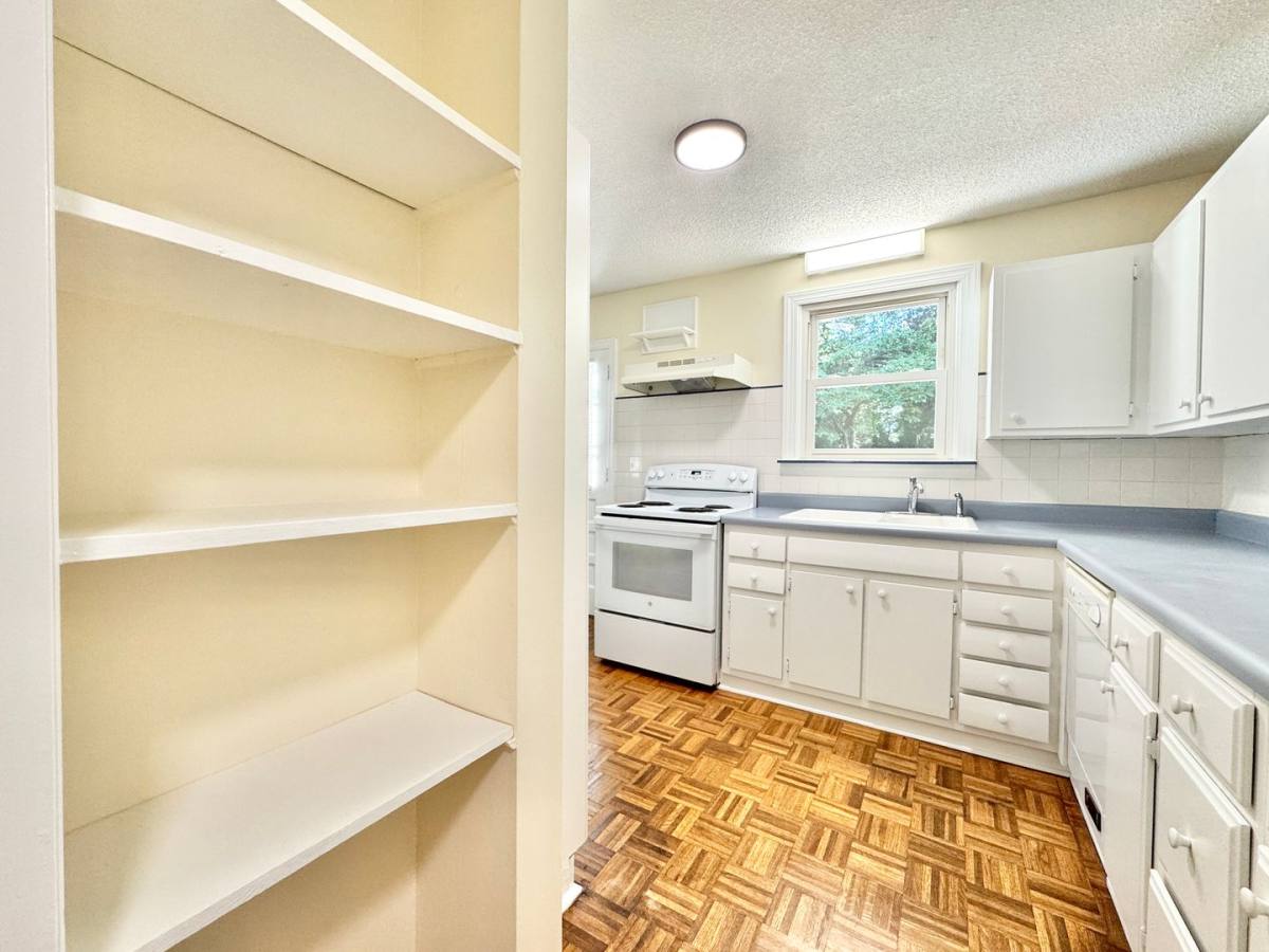 House for rent at 505 Crestwood Dr, Greensboro, NC 27408