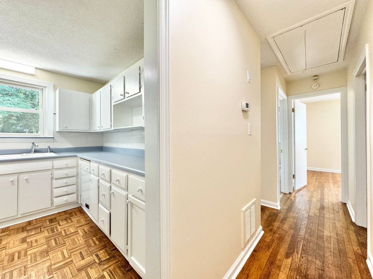 House for rent at 505 Crestwood Dr, Greensboro, NC 27408