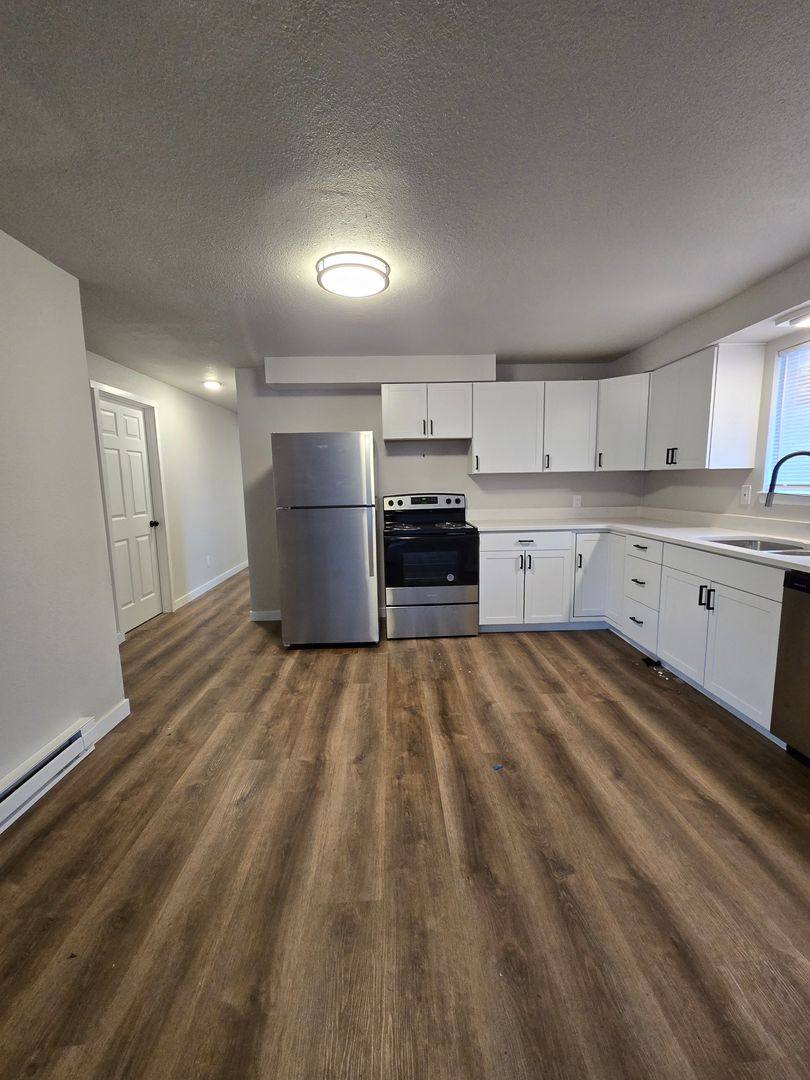 Apartment for rent at 2622-2628 Oak St SE, Albany, OR 97322