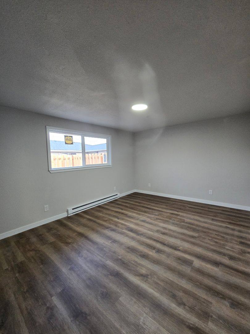 Apartment for rent at 2622-2628 Oak St SE, Albany, OR 97322