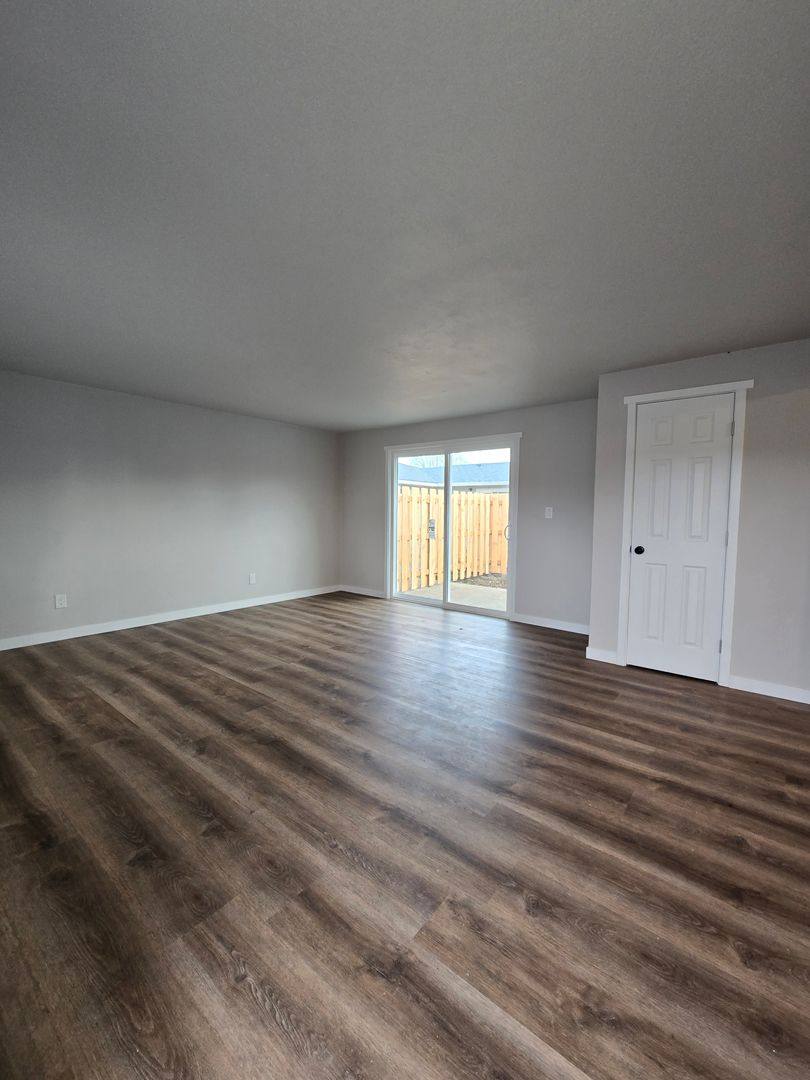 Apartment for rent at 2622-2628 Oak St SE, Albany, OR 97322