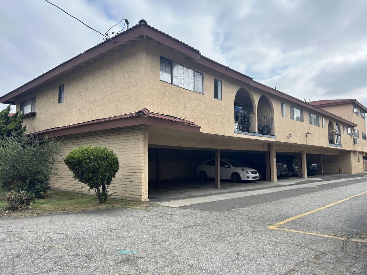 Apartment for rent at 1010 S Atlantic Blvd, Alhambra, CA 91803