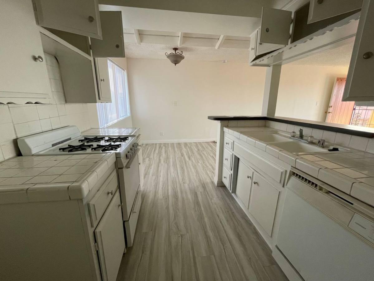 Apartment for rent at 1010 S Atlantic Blvd, Alhambra, CA 91803