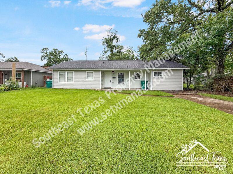 House for rent at 2325 Butler Dr, Orange, TX 77630