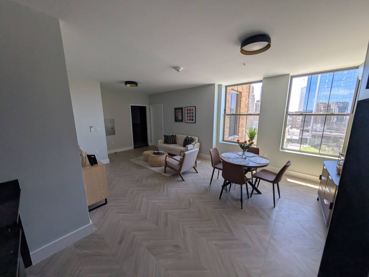 Apartment for rent at 605-607 Broad St, Newark, NJ 07105