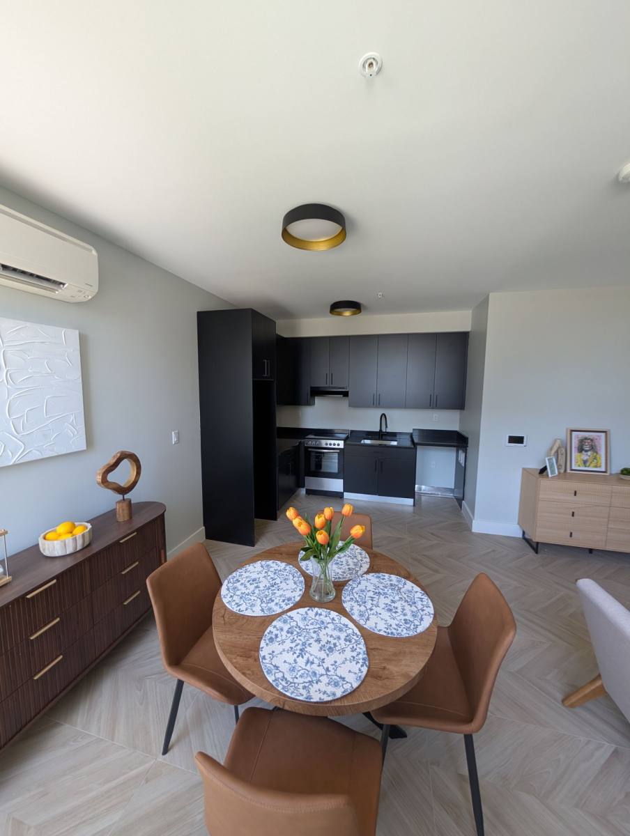 Apartment for rent at 605-607 Broad St, Newark, NJ 07105