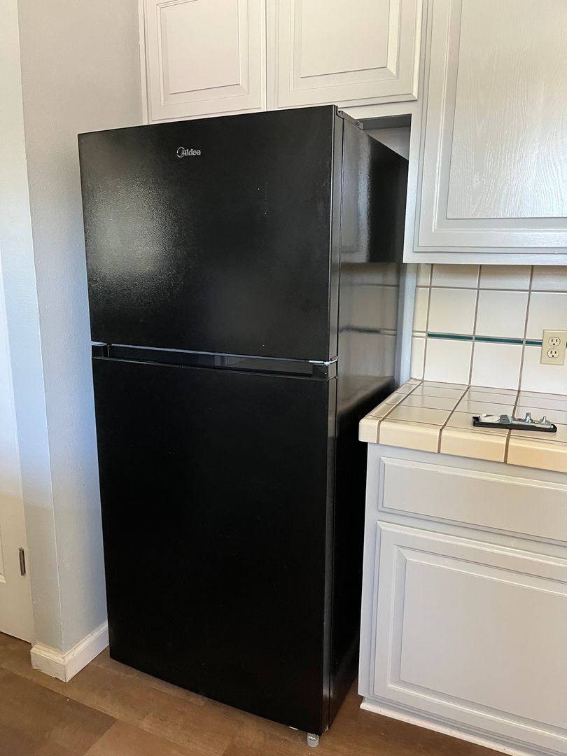 House for rent at 401 N Santa Ana St, Los Banos, CA 93635