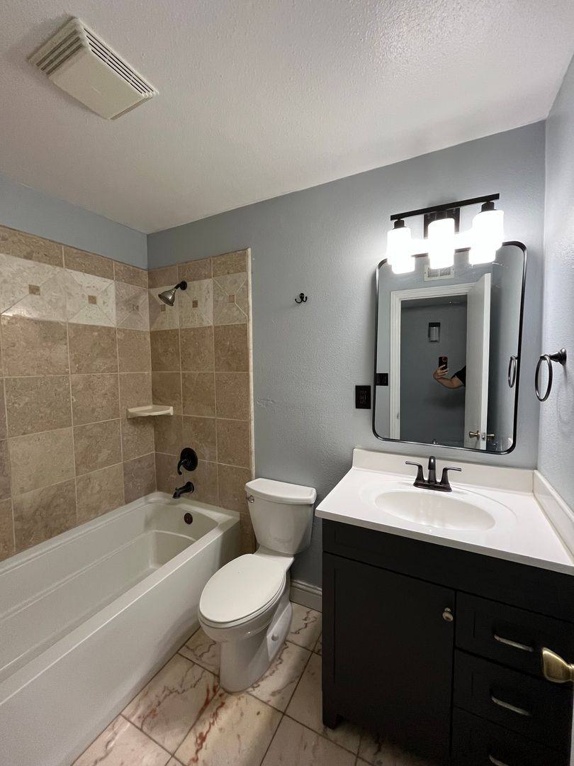 House for rent at 401 N Santa Ana St, Los Banos, CA 93635