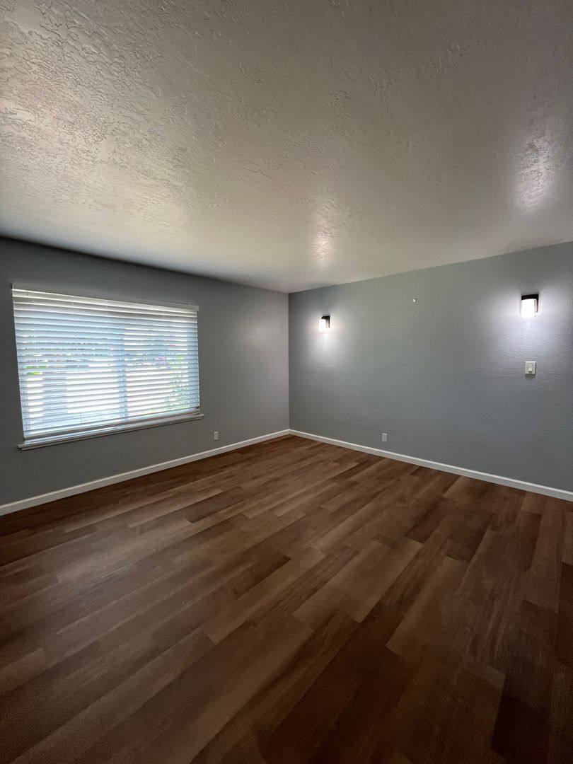 House for rent at 401 N Santa Ana St, Los Banos, CA 93635