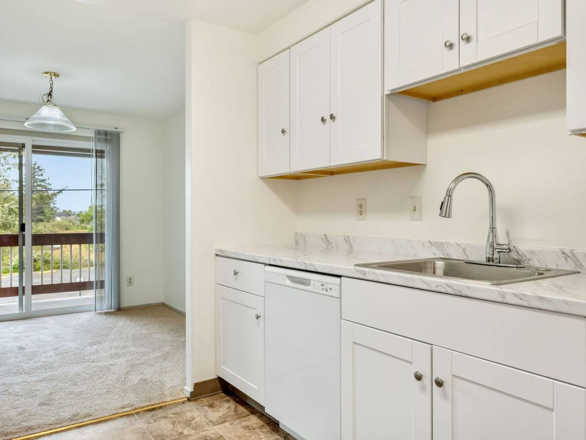 Apartment for rent at 355 S Wahanna Rd, Seaside, OR 97138