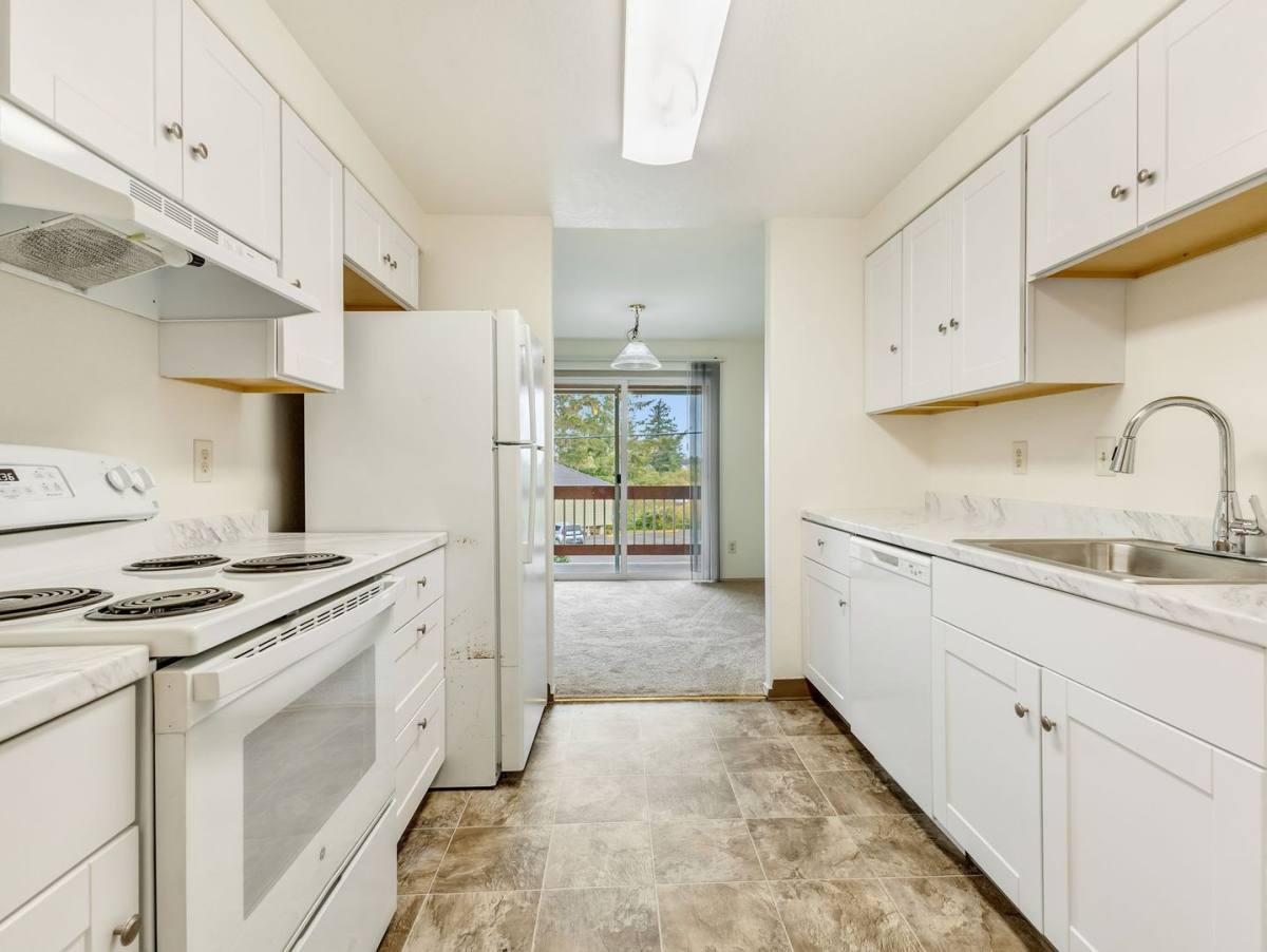 Apartment for rent at 355 S Wahanna Rd, Seaside, OR 97138