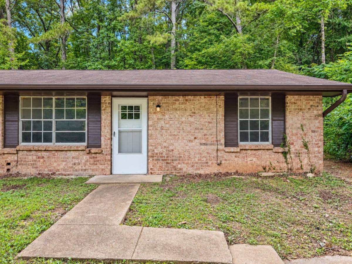 Apartment for rent at 3884 Youngstown Rd, Chattanooga, TN 37406