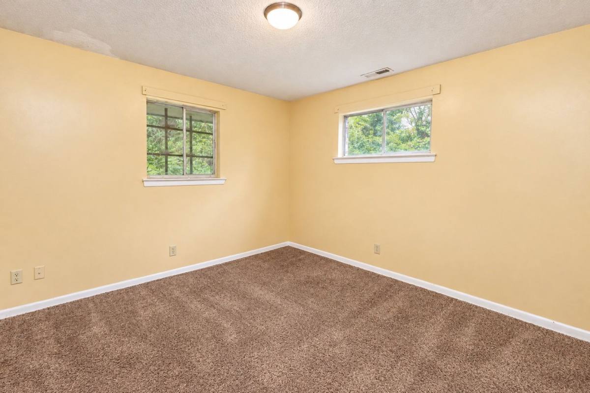 Apartment for rent at 3884 Youngstown Rd, Chattanooga, TN 37406