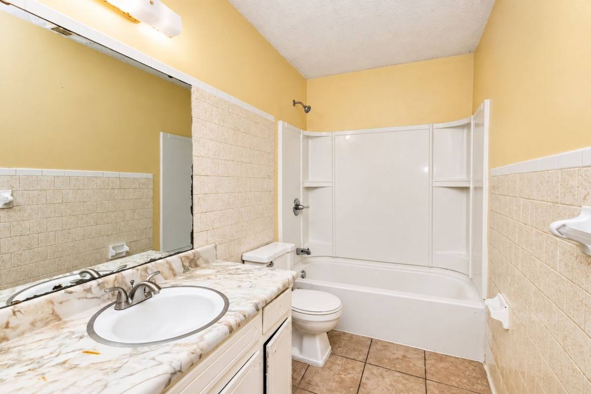 Apartment for rent at 3884 Youngstown Rd, Chattanooga, TN 37406