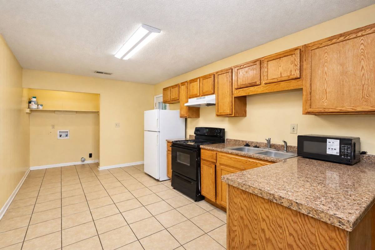 Apartment for rent at 3884 Youngstown Rd, Chattanooga, TN 37406