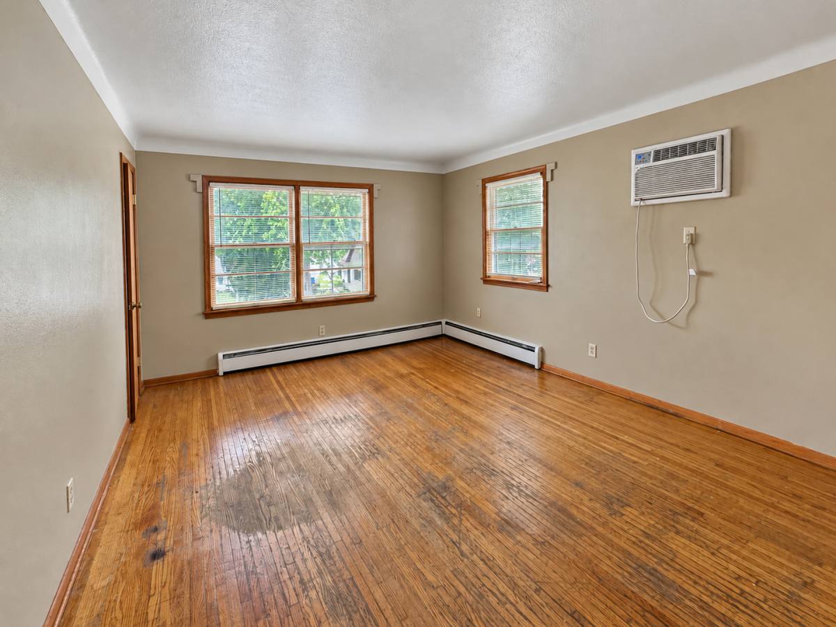 Apartment for rent at 1360 Payne Ave, St. Paul, MN 55130