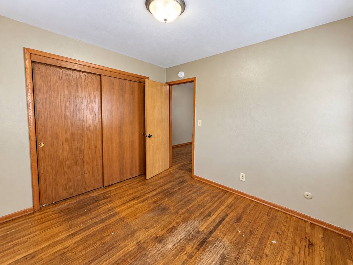 Apartment for rent at 1360 Payne Ave, St. Paul, MN 55130