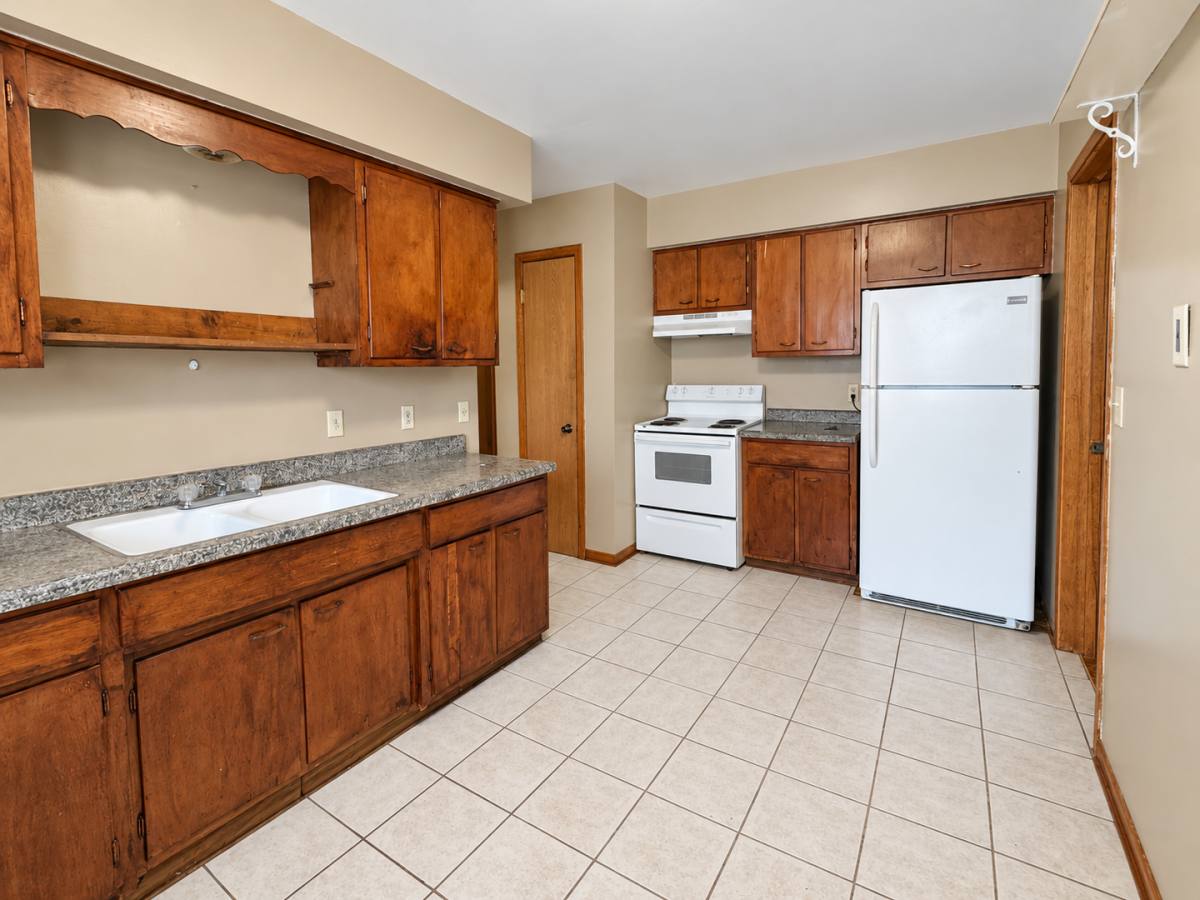 Apartment for rent at 1360 Payne Ave, St. Paul, MN 55130