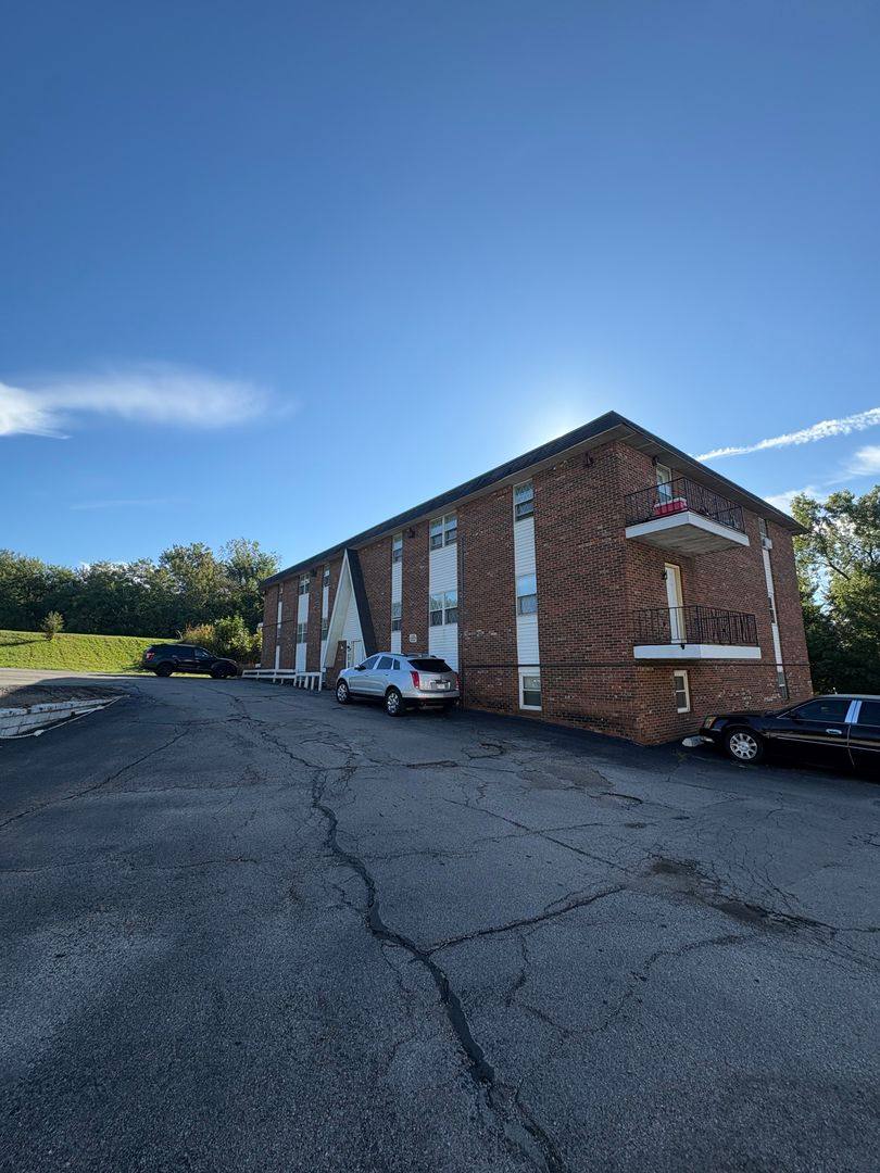 Apartment for rent at 7217 N University St, Peoria, IL 61614