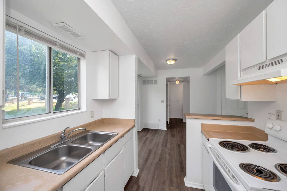 Townhouse for rent at 558 N Redwood Rd #2-2, Salt Lake City, UT 84116